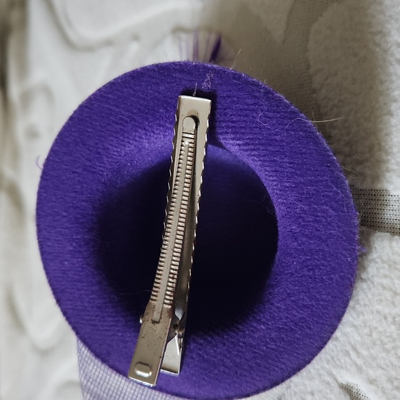 Elegant Purple Hat with Feather and Crystal Accents - Picture 2 of 2